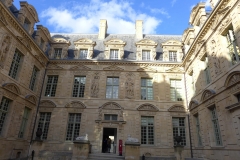 Hôtel de Sully, Marais